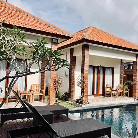 Kampana Homestay Uluwatu Esterno foto
