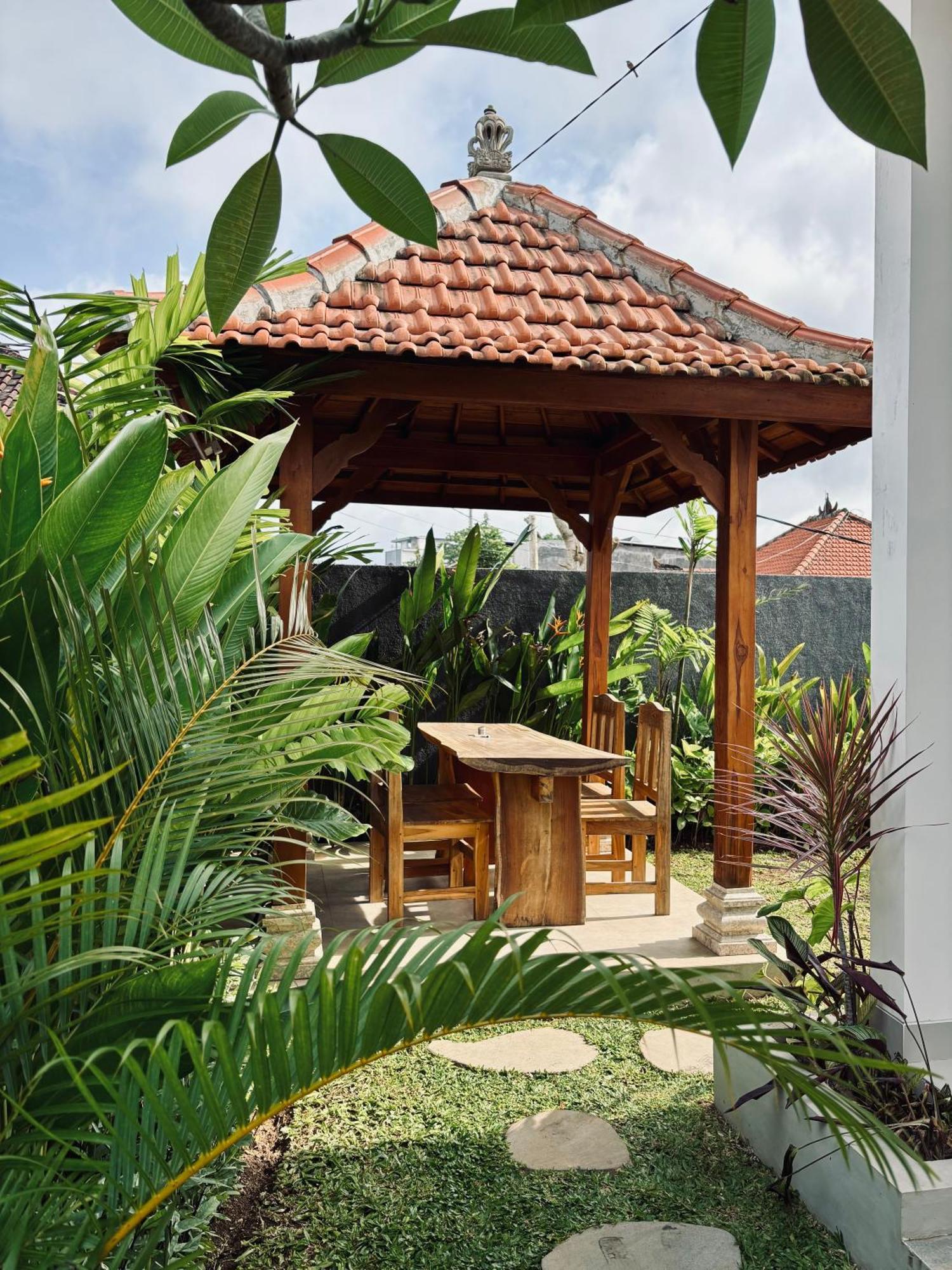 Kampana Homestay Uluwatu Esterno foto