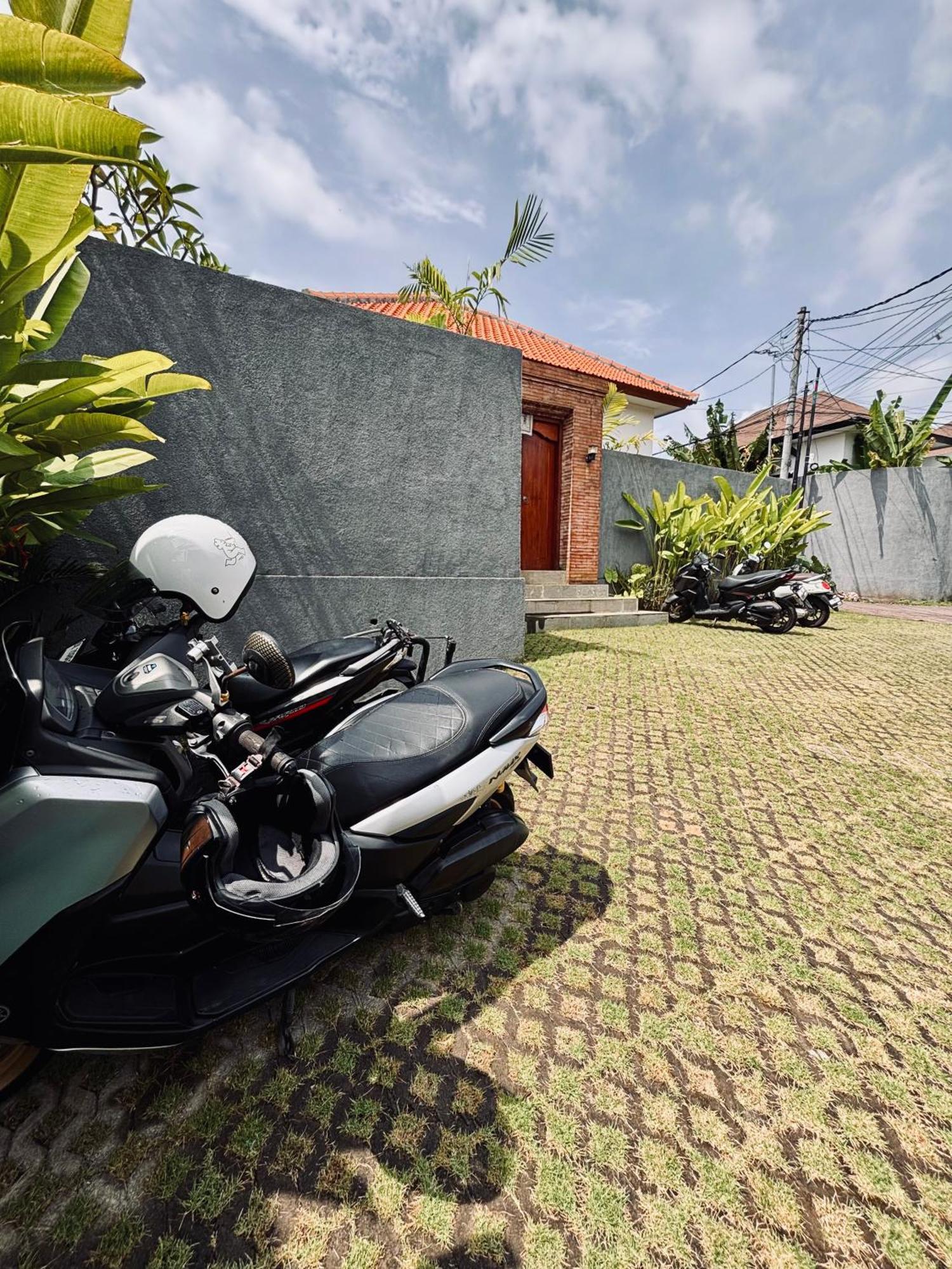 Kampana Homestay Uluwatu Esterno foto